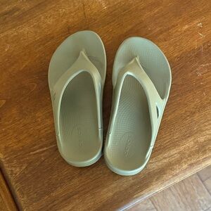 OOFOS Sage Green Sandals